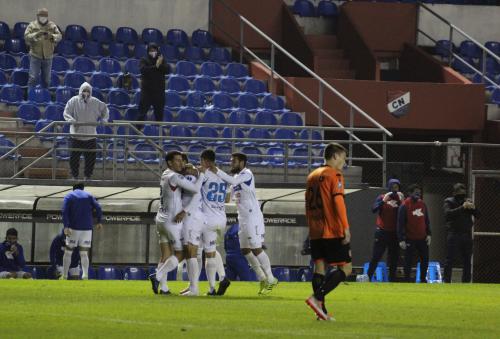 Nacional reencuentra la victoria con una goleada