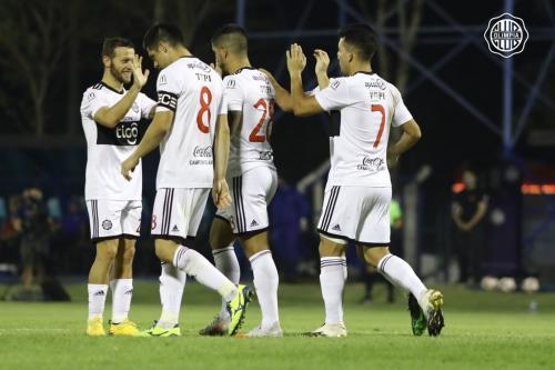 Olimpia ganó, pero no bastó