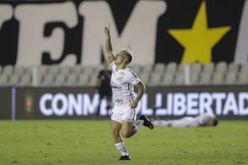 Santos golea a Boca y va a la final de la Libertadores