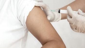 Aplicación de tercera dosis también será para vacunados en el extranjero
