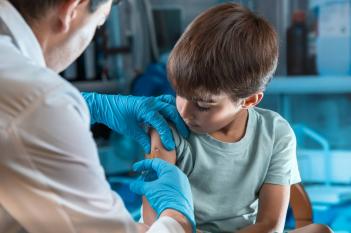 Prueban vacuna anticovid en niños y adolescentes