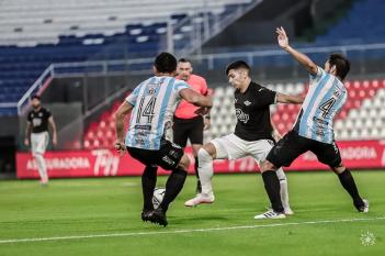 Guaireña FC le pone freno a Libertad