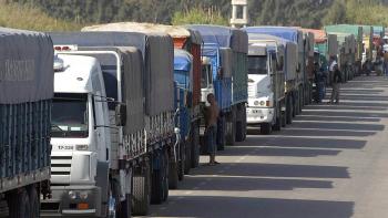 Camioneros amenazan con ir a paro nacional
