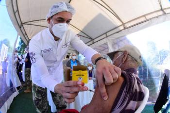 Salud insiste a respetar agendamiento para vacunarse contra el coronavirus