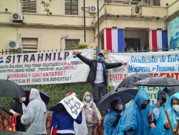 Manifestación de Enfermeros: “Jamás hemos faltado a un solo servicio pese al incumplimiento del estado”