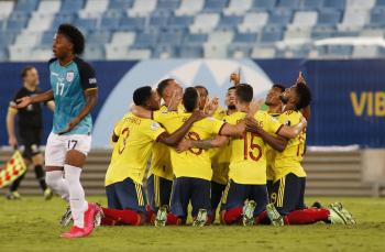 Colombia se sirve una victoria ante Ecuador