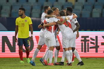 Perú vence a Colombia y se acomoda en la Copa América