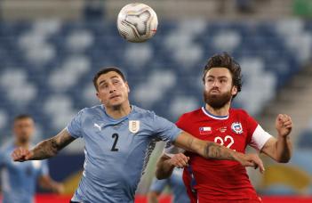 Chile y Uruguay empatan por el grupo de Paraguay