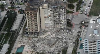 Miami: A un día del colapso del edificio, rescatistas siguen trabajando en el lugar