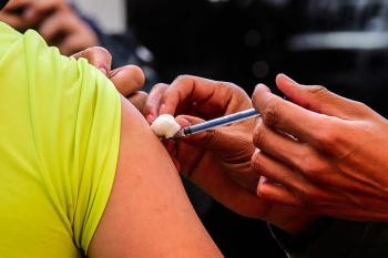 Hasta hoy aplicarán primera dosis de vacuna anti-covid