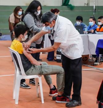 Pfizer: Paraguay habilitará a menores de 18 años tras la llegada de 1,5 millones de dosis