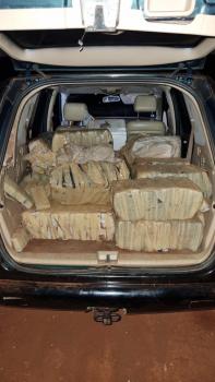 Alto Paraná: Hallan un vehículo abandonado repleto de drogas