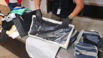 Messi detectó a joven con 5 kilos de drogas en su maleta