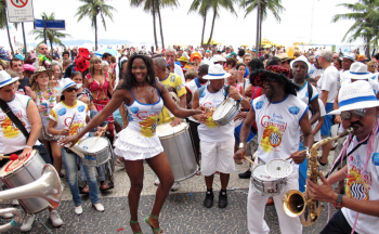 Avance de Ómicron obliga a cancelar carnaval en Brasil