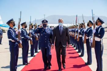 Mario Abdo viaja a Chile para reunirse con Piñera
