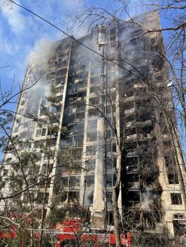 Rusia intensifica ataques a edificios residenciales en Kiev