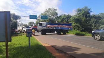 Ruta Paraguarí bloqueada por camioneros
