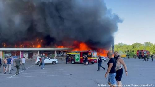 G7 condena bombardeo contra un centro comercial en Ucrania